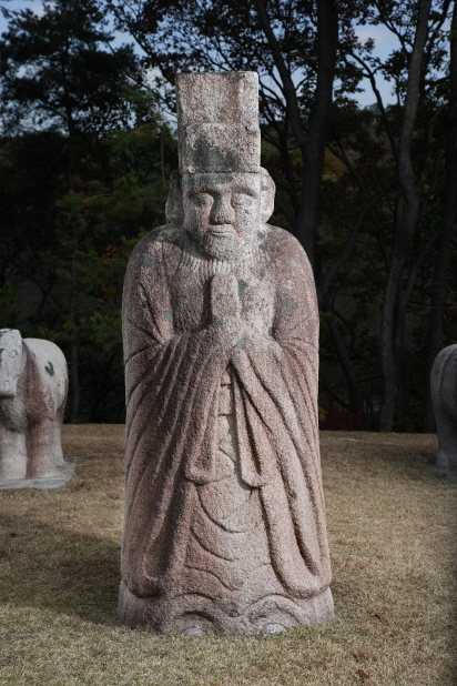 태종 헌릉의 동측 두번째 문석인